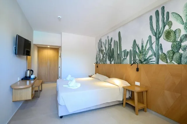 Superior, Shared Pool، Malia Bay Beach Hotel And Bungalows 8/10