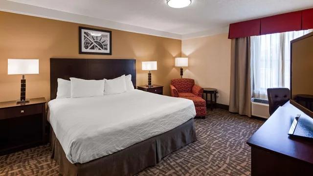 Room, Queen Bed, Accessible, Best Western Plus Peoria 1/6