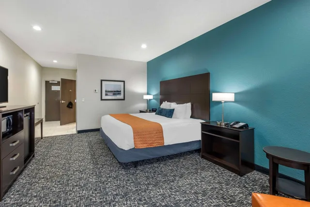 غرفة بسرير كينج لذوي الإعاقة، Best Western Plus Owensboro 1/5