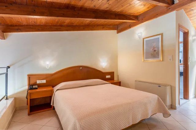 Maisonette, Twin Beds, Sofa، Hydramis Palace 1/4