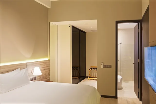 2 Bedrooms, Apartment, 2 King Beds, Laundry, Louis Kienne Serviced Residences 4/7