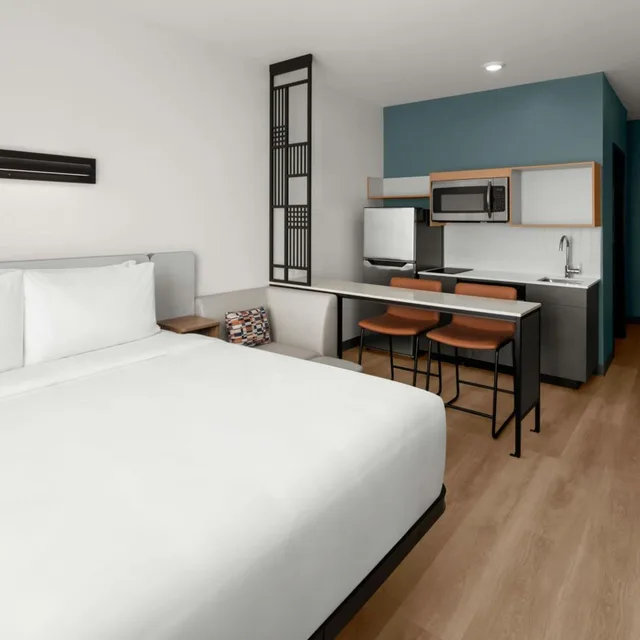 جناح استوديو بسرير كوين بغرفة نوم واحدة لذوي الإعاقة، StudioRes by Marriott Mesa 1/4