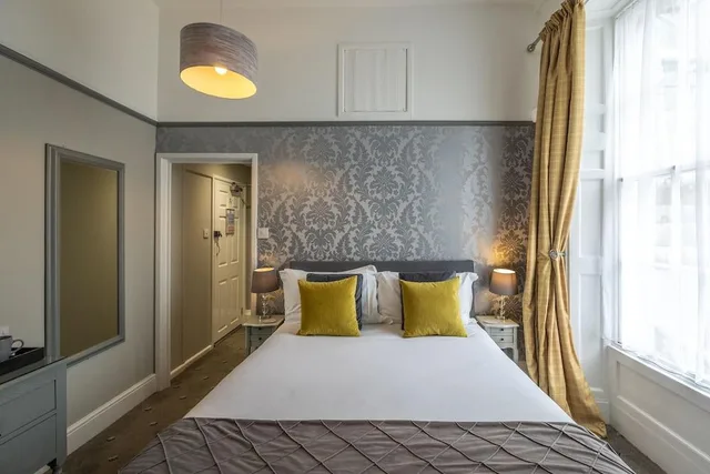 Executive, Double Bed, Inland View، Gloucester House 1/1