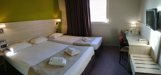 غرفة كومفورت ثلاثية، Hotel the Originals Dax Nord Les Bruyeres 3/3