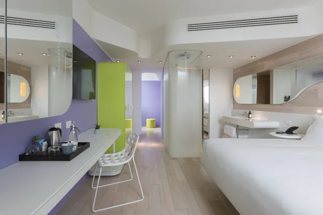 غرفة بريميوم بسرير كينج، voco Milan-Fiere, an IHG Hotel 8/9