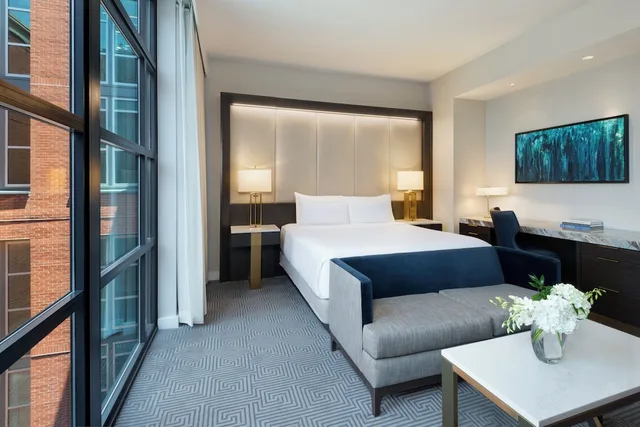 غرفة بريميوم بسرير كينج، InterContinental Washington D.C. - The Wharf, an IHG Hotel 4/6