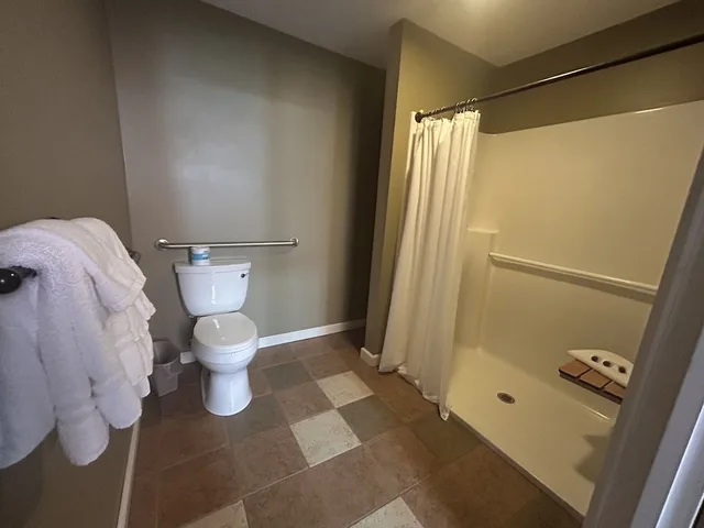 غرفة بسريرين كوين لذوي الإعاقة، William Watson Hotel 4/5
