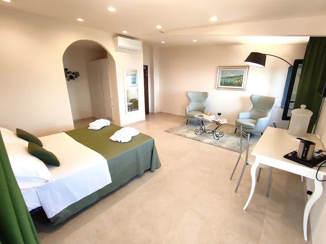Mansarda, Junior Suite, Studio, Queen Bed, Sea View, Terrace, Hotel La Pensione Svizzera 6/10