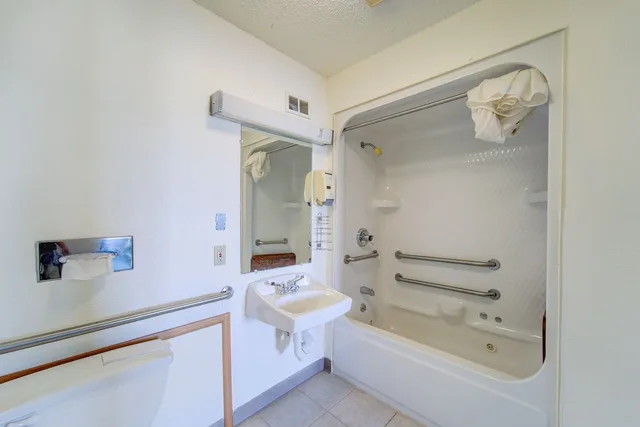 غرفة بسريرين كوين للمدخنين، Capital O Amerihost Inn and Suites Mexico Hwy 54 MO 7/7