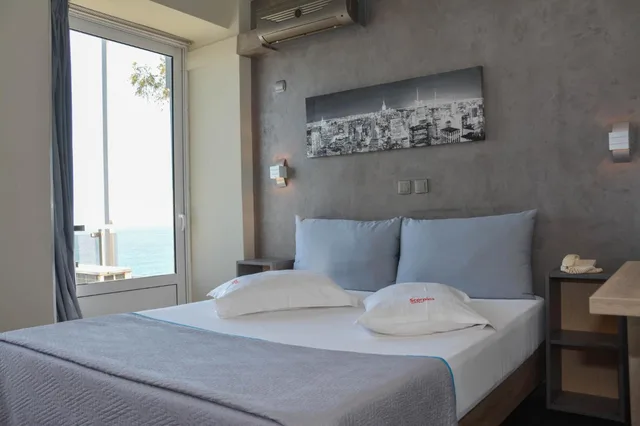 غرفة بسرير مزدوج بإطلالة على البحر، Scorpios Hotel 5/10