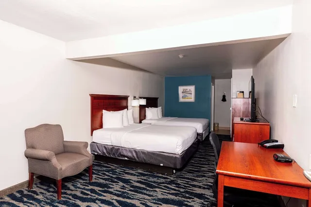 Standard, 2 Queen Beds, Accessible, Best Western Paradise Inn 2/7