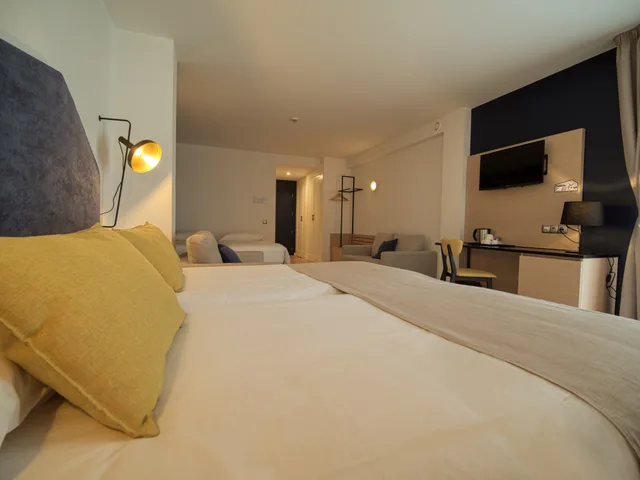 Standard, Triple, Hotel Roc Meler 2/4