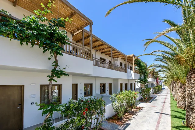 غرفة بريميوم بسرير مزدوج أو سريرين منفصلين بإطلالة على المسبح، Stella Village Seaside Hotel 1/1