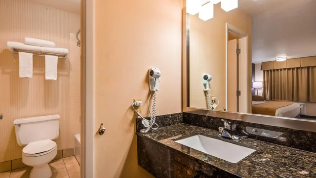 Suite, King Bed, Best Western Horizon Inn 5/7