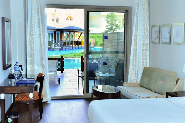 Swim Up, Suite, Double Bed, Sofa, Pool Access، Kaya Palazzo Golf Resort 3/4