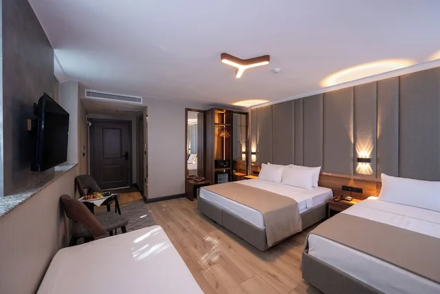 Standard, Quadruple, Murphy Bed, Queen Bed، Vess Hotel 1/3
