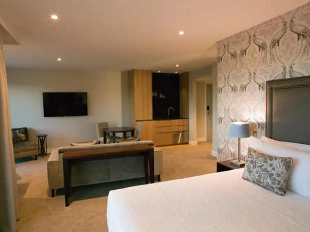 جناح ملكي، Porters Boutique Hotel 1/1