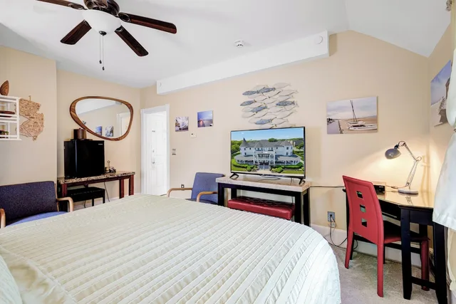 Room, King Bed, Private Bathroom, with Pool، The Hewitt Wellington Hotel 2/9