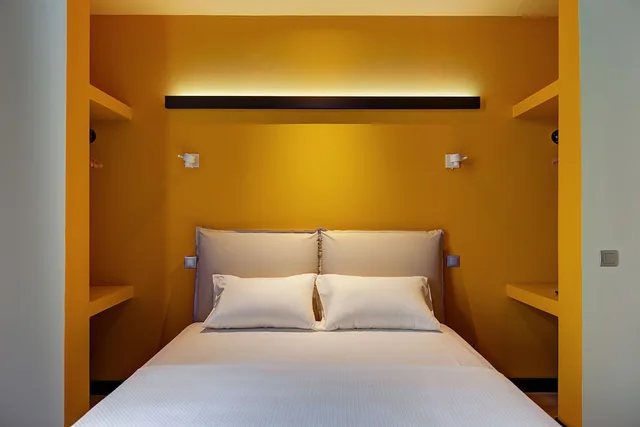 غرفة مريحة كومفورت بسرير كوين، Colors Central Ladadika 2/6