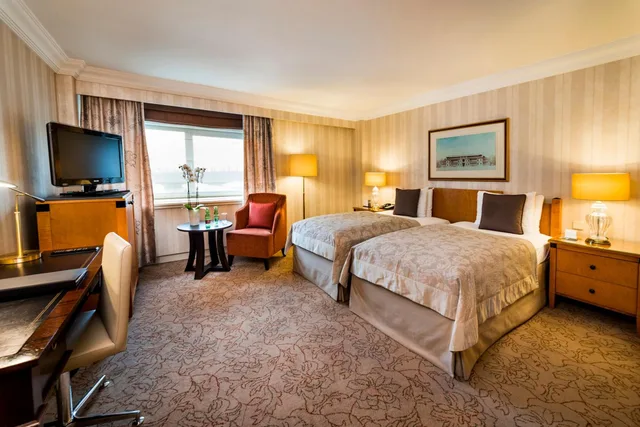 غرفة بريميوم بسرير فردي، Intercontinental Vienna Hotel 3/4