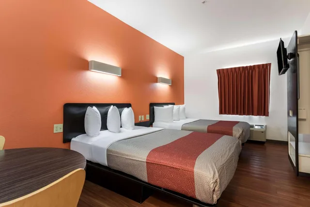 غرفة رباعية بسرير مزدوج، Motel6 Wilkes Barre, PA - Arena 2/10