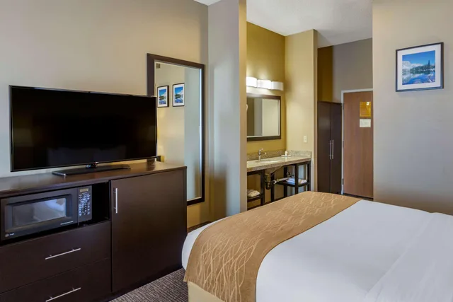 Upgrade, Queen Bed، Comfort Inn Evanston I-80 3/3