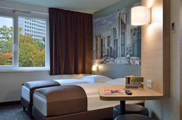 غرفة قياسية بسريرين منفصلين، B&B Hotel Frankfurt-West 1/1