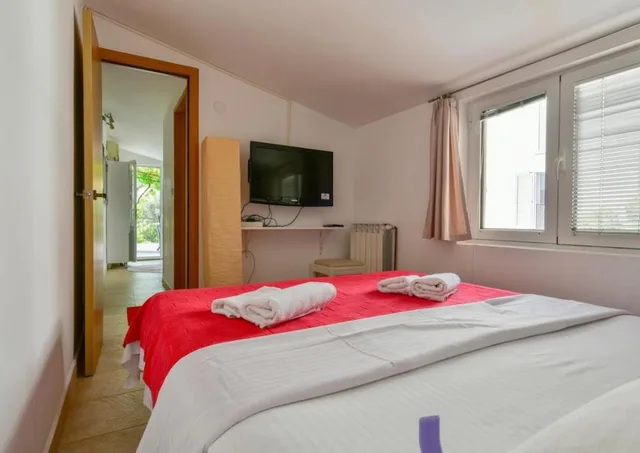 استوديو بسرير كوين بإطلالة على البحر بشرفة، Apartments Kentera 1/3