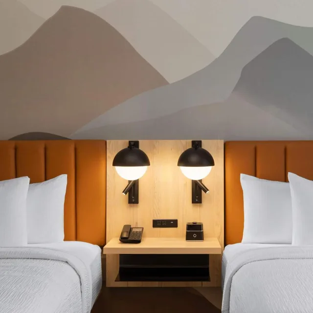 غرفة بسرير كينج وسرير كوين لذوي الإعاقة، La Quinta Inn and Suites by Wyndham Leavenworth 4/5