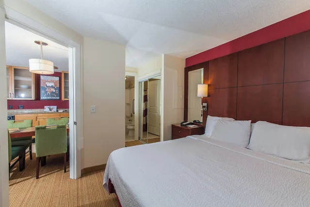 غرفة بسريرين مزدوجين بغرفتي نوم لذوي الإعاقة، Residence Inn Florence 1/2
