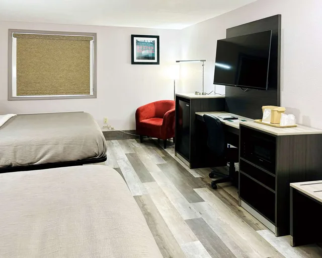 Room, 2 Queen Beds, Quality Inn Raynham - Taunton 4/9