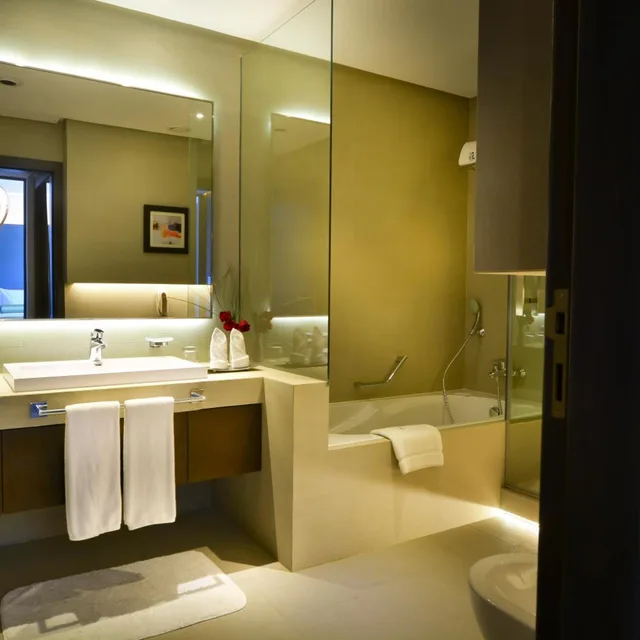 2 Bedrooms, Family Suite, The 72 Hotel 6/10