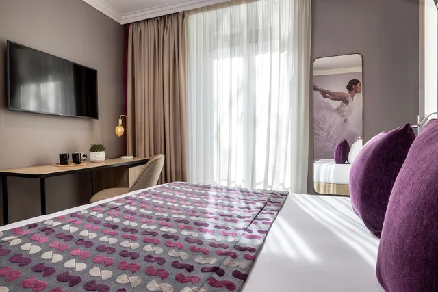 غرفة كلاسيكية ديلوكس بسرير كوين، Hotel Nude Paris - Color Vision 3/3