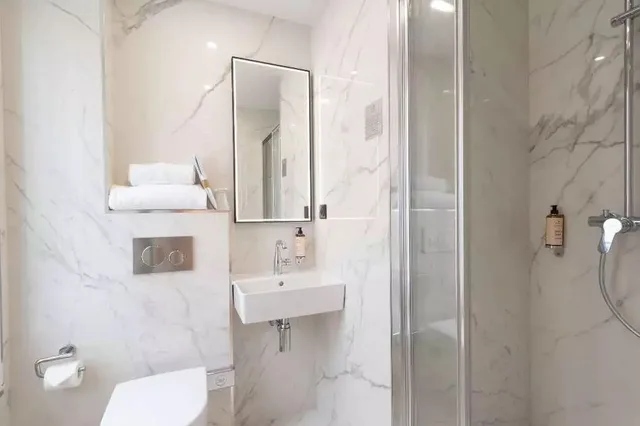 Courtyard، Hotel Au Coeur de Republique 2/3