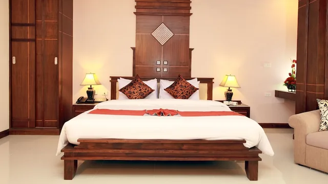 Deluxe, King Bed, Pattaya Loft Hotel 2/3