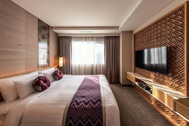 غرفة كلوب بريميير بسرير كينج مع دخول الصالة، Royal Hotel Seoul Myeongdong 2/5