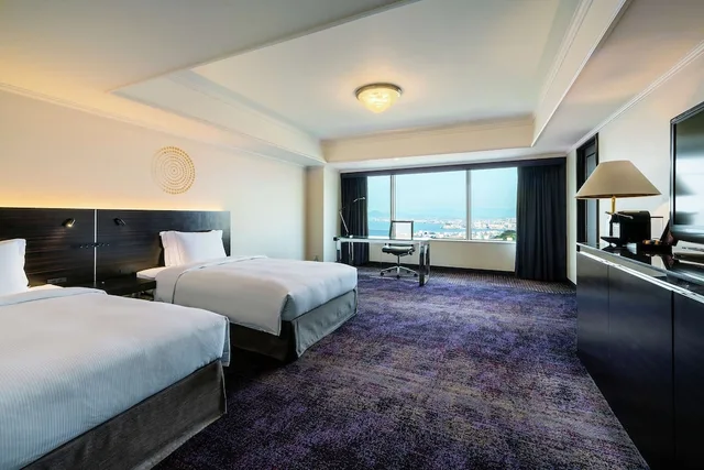 غرفة ديلوكس تنفيذية عائلية بأربعة أسرّة، Hilton Fukuoka Sea Hawk 2/7