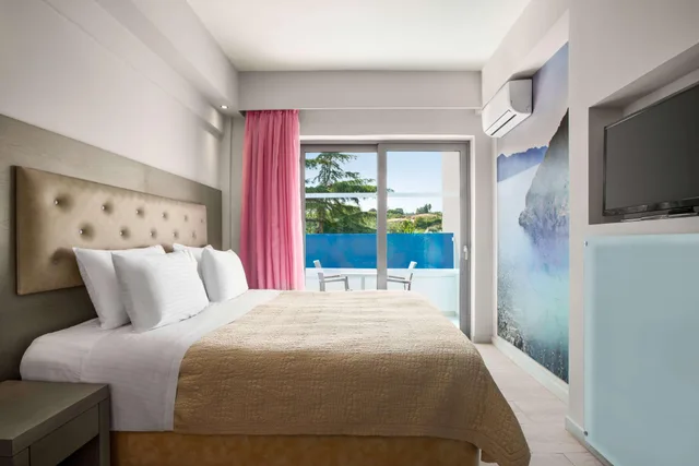 غرفة قياسية بسرير مزدوج، TRYP by Wyndham Corfu Dassia 2/2