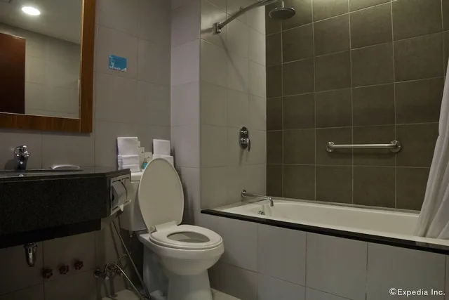 Suite, Queen Bed, Microtel By Wyndham Up Technohub 6/6