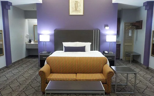 Suite, King Bed, Hot Tub, SureStay Plus Hotel by Best Western Warner Robins AFB 1/4