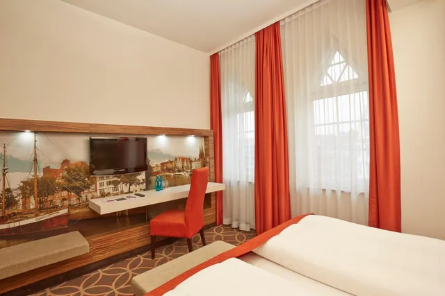 غرفة قياسية بسرير مزدوج، H+ HOTEL LUBECK 1/8