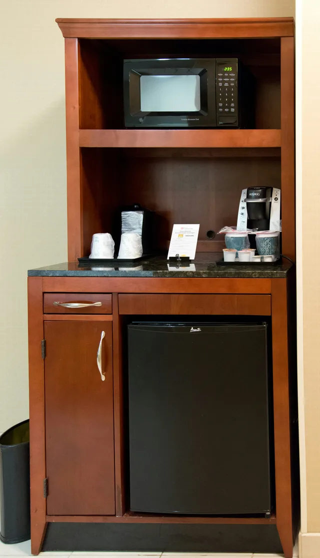 غرفة بسرير كينج لذوي الإعاقة، Hilton Garden Inn Laramie 4/4