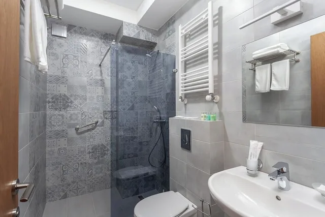 جناح جونيور بشرفة، Brooch Boutique Hotel 6/6