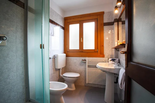 غرفة رباعية، Hotel Olimpic 2/2