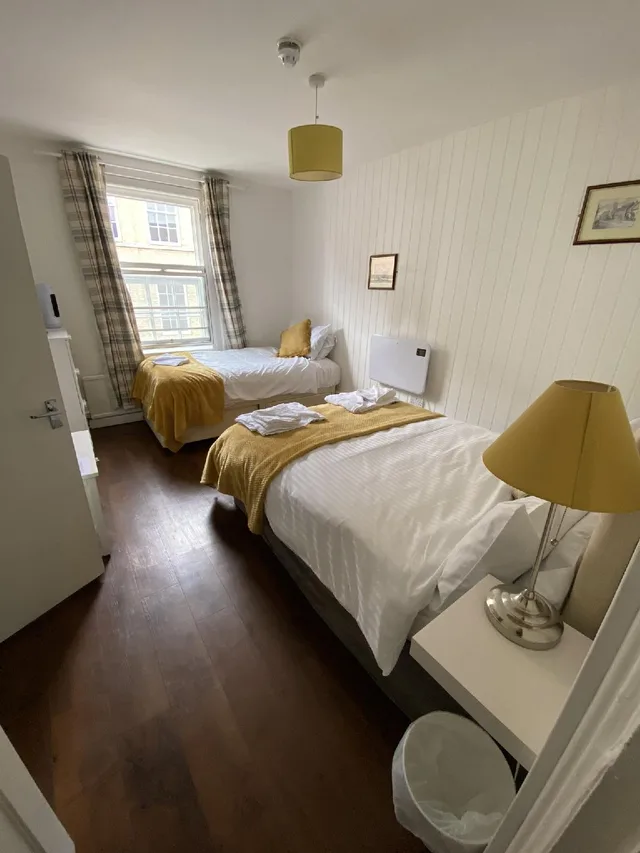 Standard, Triple, Street View، The Wheatsheaf Hotel 2/2