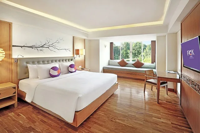 Deluxe Room Shower, Fox Hotel Jimbaran Beach Bali 3/9