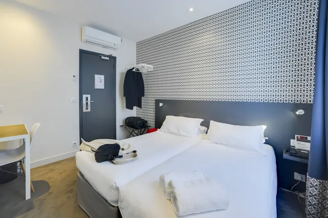 Classic, Double Bed, Acropolis Hotel Paris Boulogne 3/10