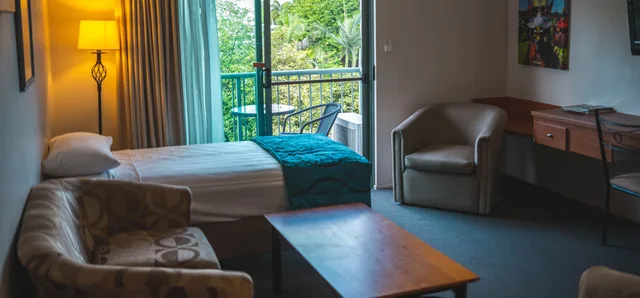2 Bedrooms, Studio, 1 King and 1 Single Beds, Sofa, HERITAGE CAIRNS 4/6