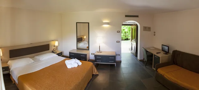 غرفة قياسية ثلاثية، Borgo del Principe 3/6