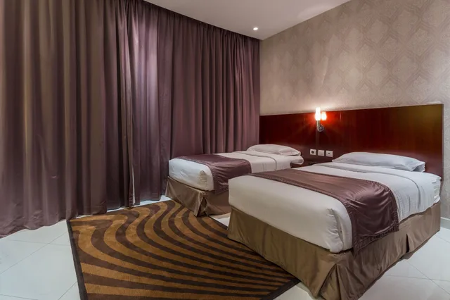Grand, Suite, 1 King and 4 Single Beds, Mayral Grand For Hotel Apartments 5/10